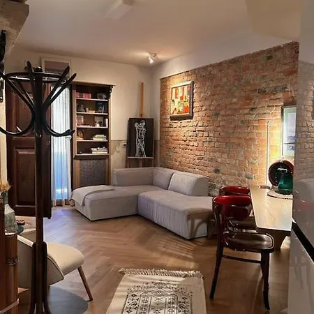 아파트 Introvert's Den